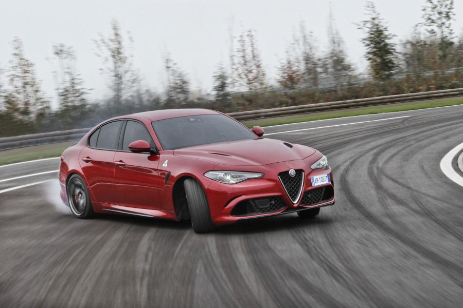  Alfa Romeo Giulia Quadrifoglio 2016 года  (WW) (фото 31 из 40)